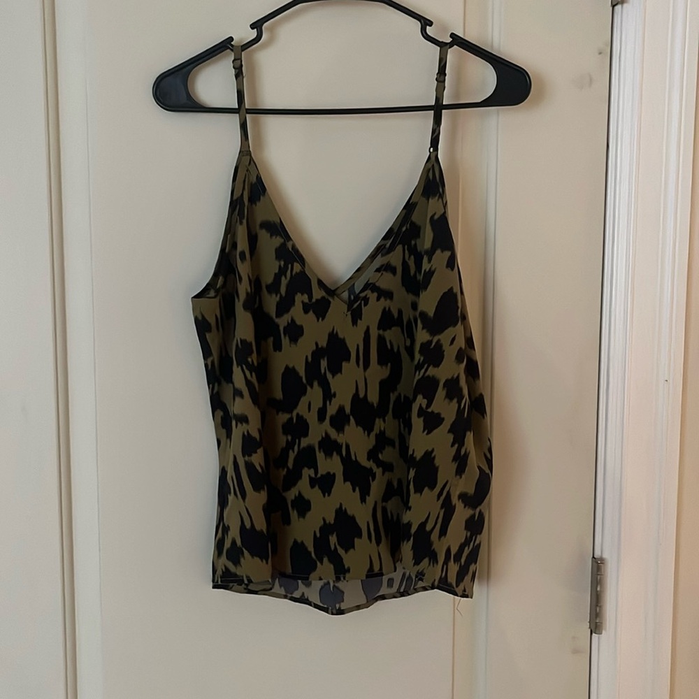 Tank top. Olive and black. Adjustable straps